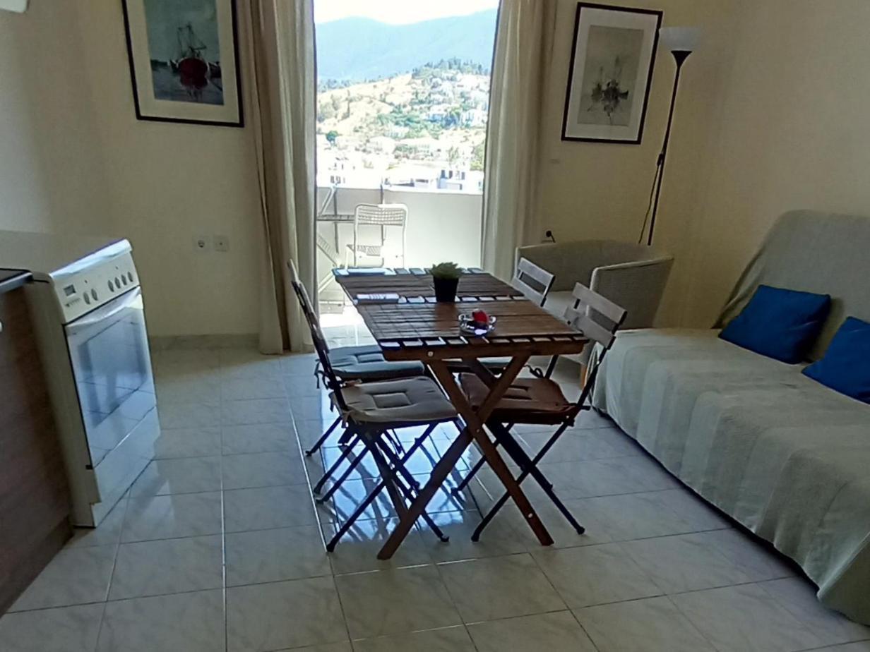 Forest & Sea Apartment Poros Town Buitenkant foto